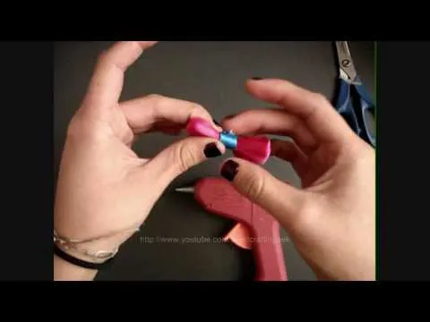 Como hacer moñitos para el cabello - YouTube