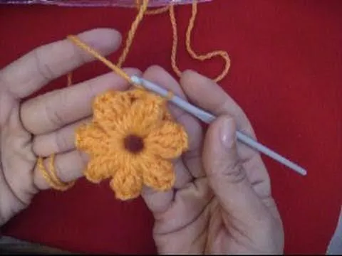 Como hacer una flor tejida a gancho - Imagui