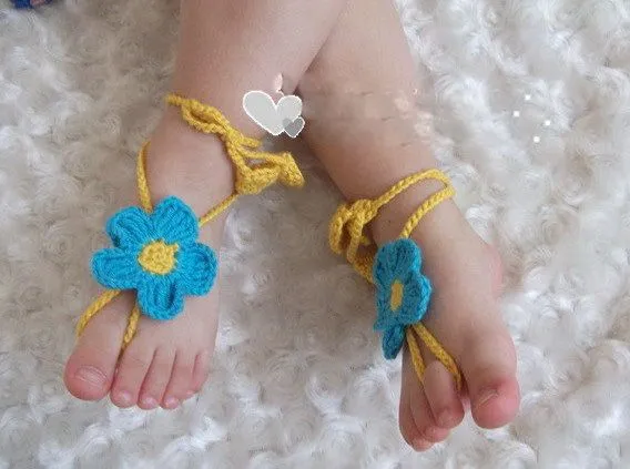 Patrones de sandalias pies descalzos de bebé en crochet - Imagui