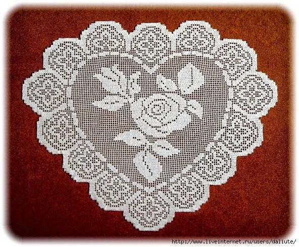 Carpeta corazón con rosa en el centro al crochet - con esquema ...