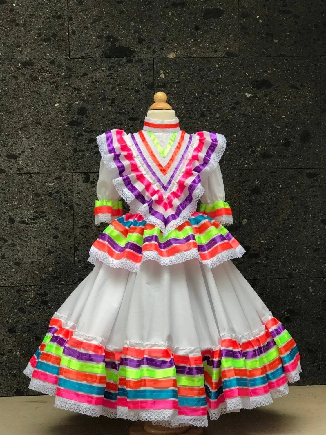 27 ideas de Traje típico de Guadalajara | traje típico, traje tipico de  guadalajara, trajes tipicos de mexico