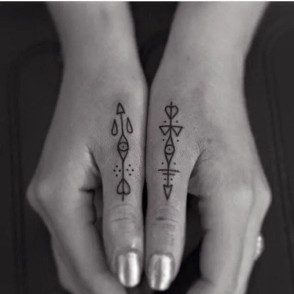 40 Tatuajes para dedos, sencillos y perfectos | Belagoria