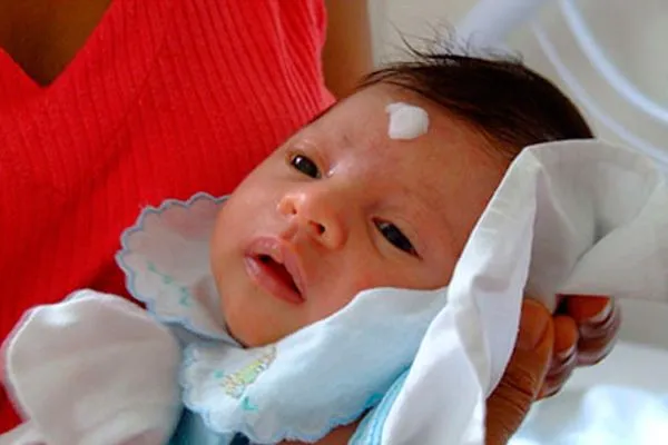 Fotos de bebés recien nacidos morenos - Imagui