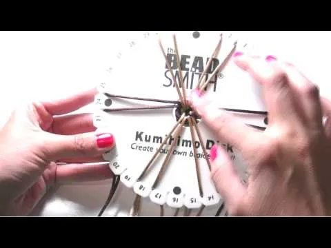 Abalorios manualidades - Pulsera a Espiral con Telar Kumihimo
