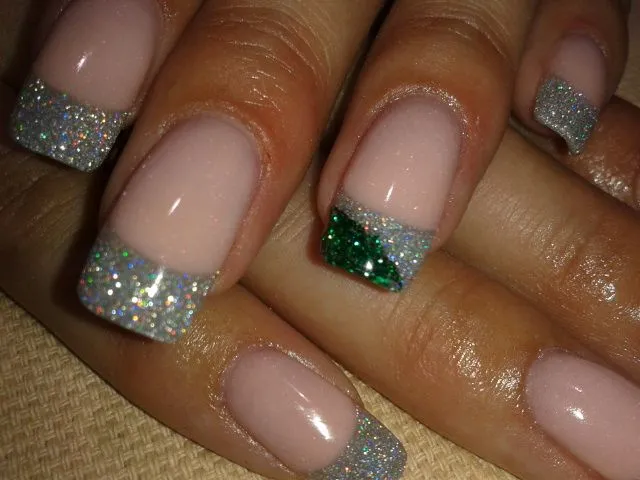 Manicura de boda en plata y esmeralda! | Miriam Dream nails Manicura de boda en plata y esmeralda! | Miriam Dream nails