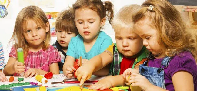 Adaptación de niños de 2 a 3 años a la escuela o al parvulario.