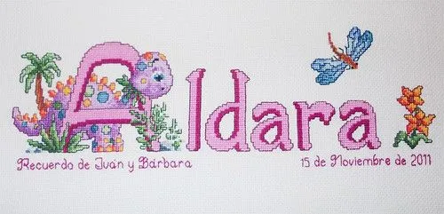 Aldara y su dinosaurio : Labores en Punto de Cruz Aldara y su dinosaurio : Labores en Punto de Cruz