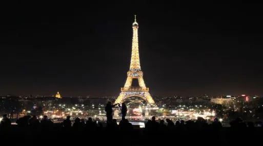 Alerta de bomba en París: evacúan la Torre Eiffel | Política ...