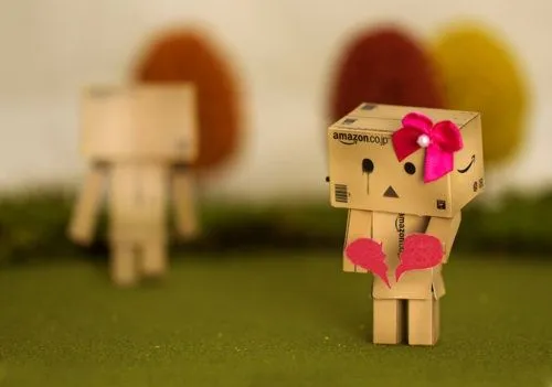 Amazon Box Robot Broken Heart PD | Danbo Box Robot, Amazon | Pinterest