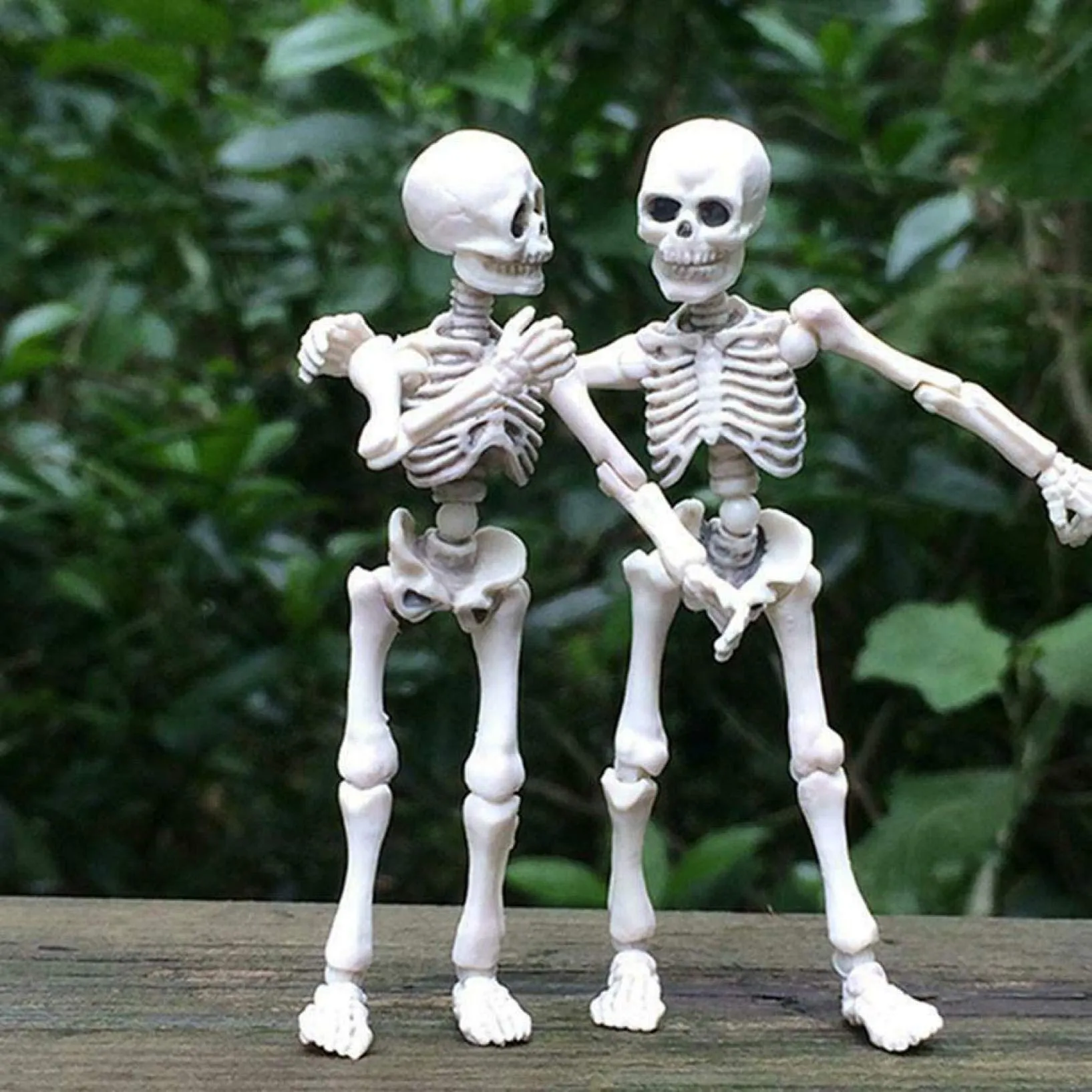 Amazon.com: Qonioi 1 pieza de esqueleto móvil de Halloween, modelo humano,  calavera de cuerpo completo, mini figura de juguete de 3.54 pulgadas/3.5  in, decoraciones de calavera de cuerpo completo realista de imitación