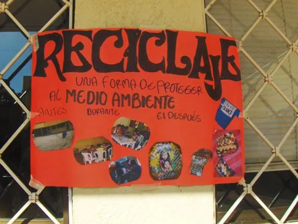 Materiales reciclables para hacer una cartelera - Imagui