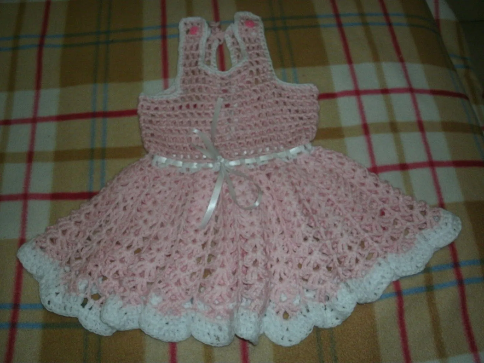 Ana Luisa y sus tejidos: Vestido tejido a crochet para niña