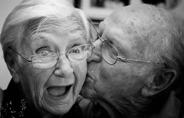 Ancianos que muestran que el amor eterno si existe