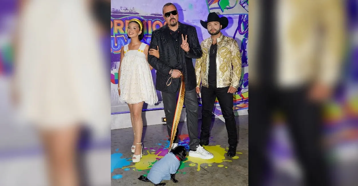 Ángela Aguilar es criticada por su vestuario en los Premios Juventud 2021