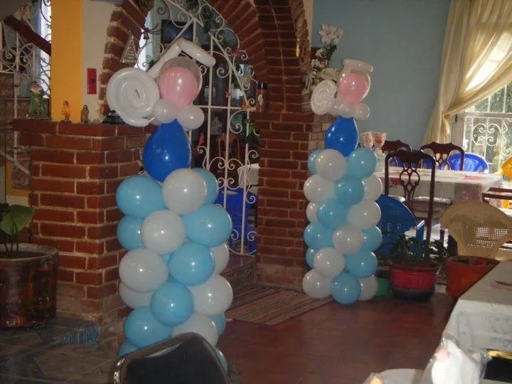 Decoración con globos angelitos para bautizo - Imagui