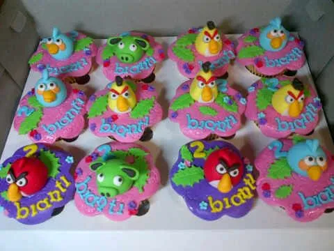 Angry Birds cupcakes for birthday souvenirs | Flickr - Photo Sharing!