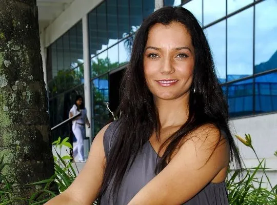 Aos 44 anos, atriz Mônica Carvalho anuncia que está grávida | O Sul