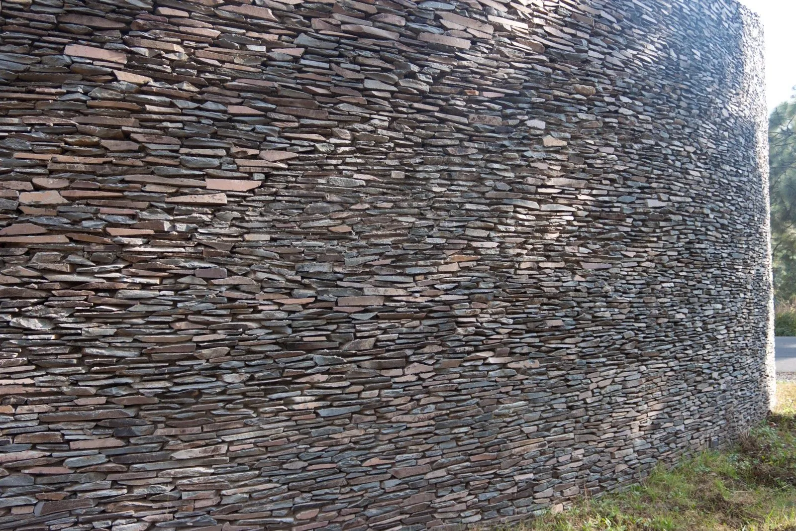 APLICACIÓN DE PIEDRA LAJA DE CUÑA EN MURO | La Piedra de Occidente APLICACIÓN DE PIEDRA LAJA DE CUÑA EN MURO | La Piedra de Occidente