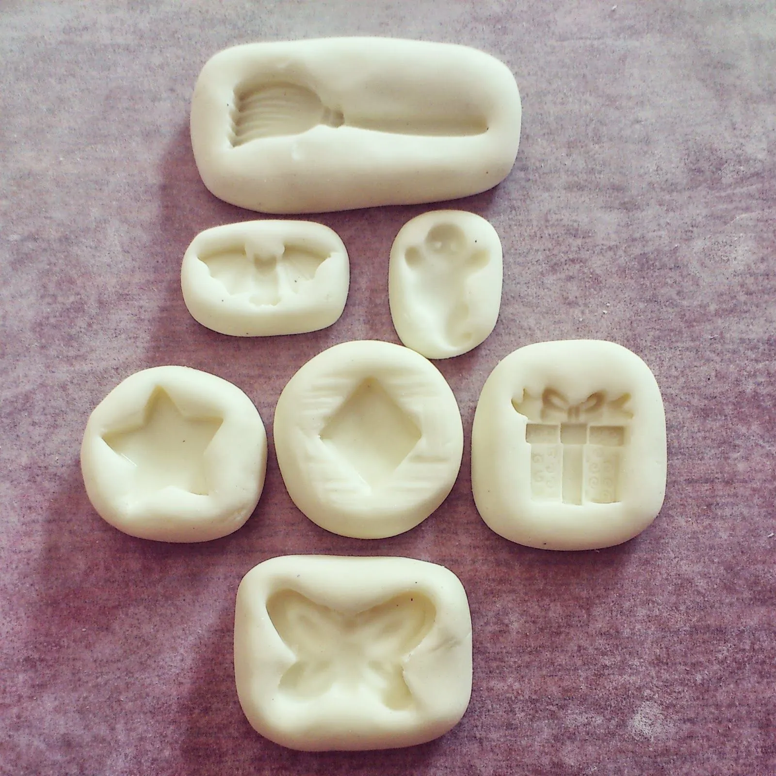 Un poco de esto y un poco de aquello!!!: Moldes Flexibles hechos ... Un poco de esto y un poco de aquello!!!: Moldes Flexibles hechos ...