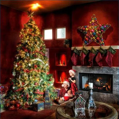 Arbol o pinito de Navidad con luces, adornos y regalos. | Banco de Imágenes Gratis .COM (shared via SlingPic)
