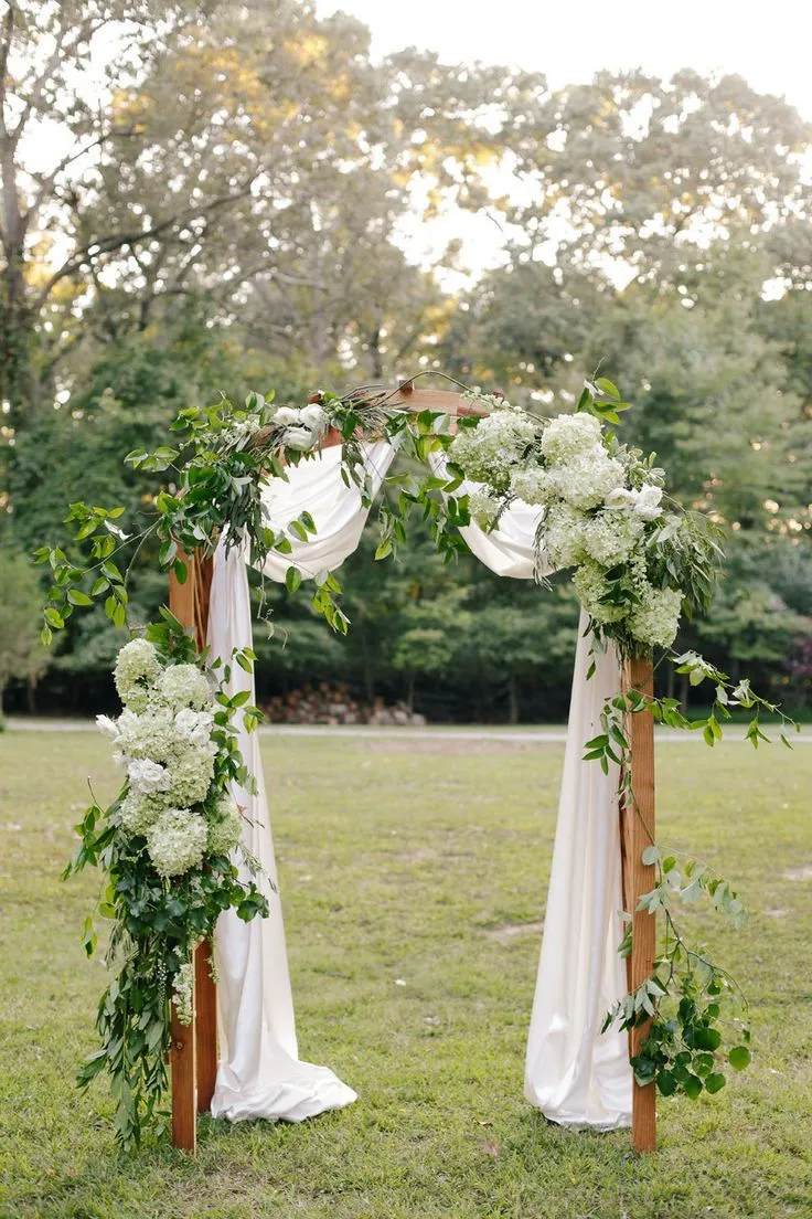 arcos de flores en bodas civiles | EN UNA NUBE