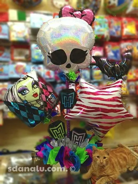 Arreglo con globos de Monster High para este Halloween by Gilberto ...