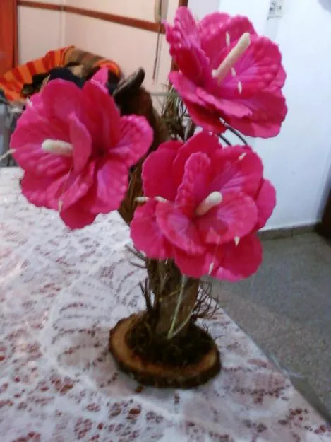Arreglos florales hechos de goma eva - Imagui