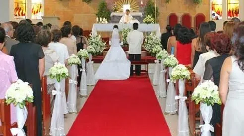 arreglos florales para iglesia | Vestidos de novia | Bodas ...