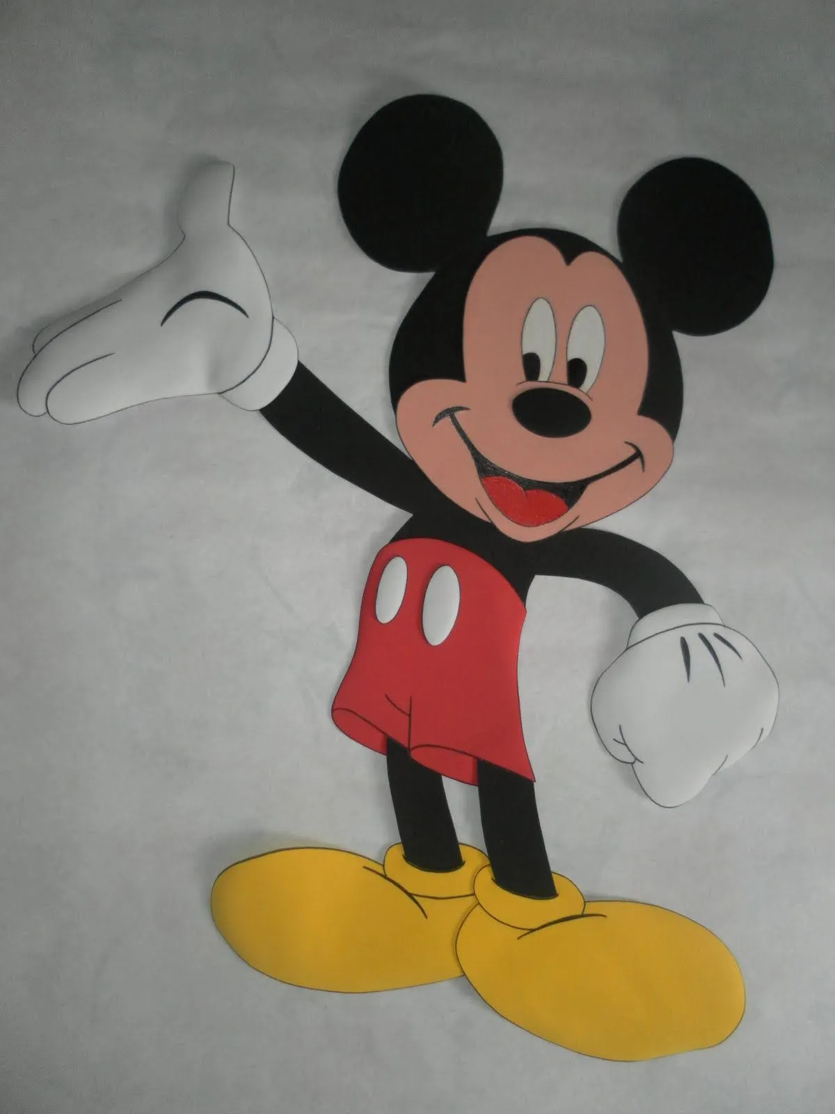 Arte en Foami: Mikey y minnie mouse en tamaño real