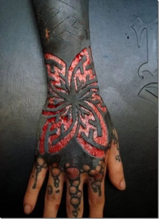 El arte del sufrimiento en la piel: el tatuaje por escarificación ...