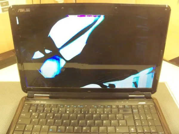 Asus Display Reparatur Dresden - Laptop Bildschirm Austausch