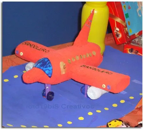 Aviones de materiales reciclables para niños - Imagui