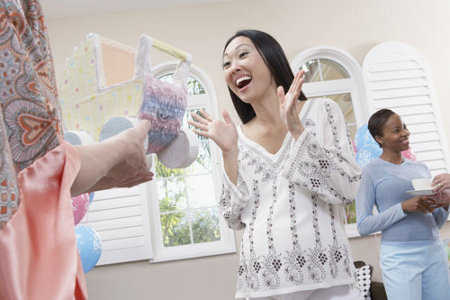 Baby shower: ¡juegos dinámicos y divertidos! | Fiesta101