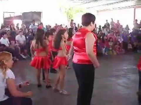 Bailando merengue - YouTube