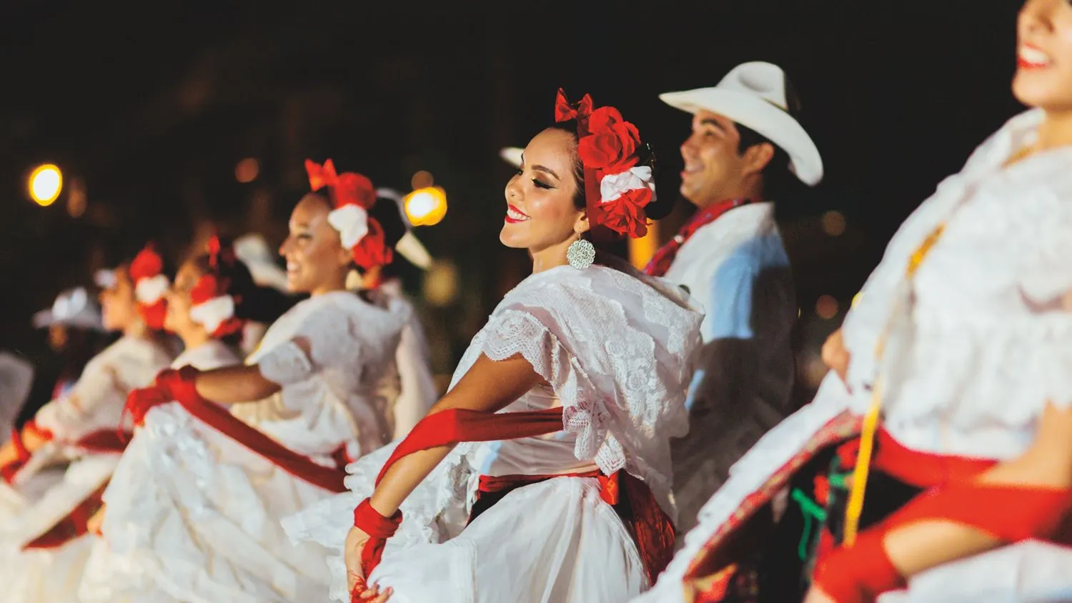 Bailes folclóricos de México: Trajes y elementos - Vallarta Lifestyles