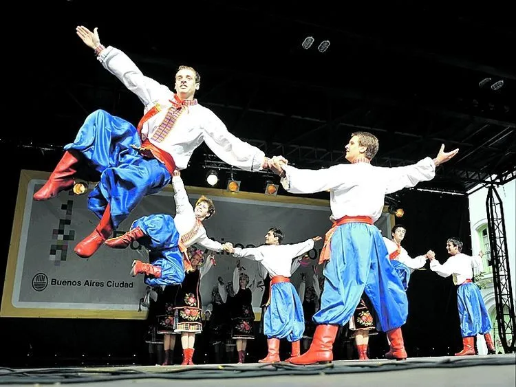 Bailes tradicionales rusos ~ Мы - русские