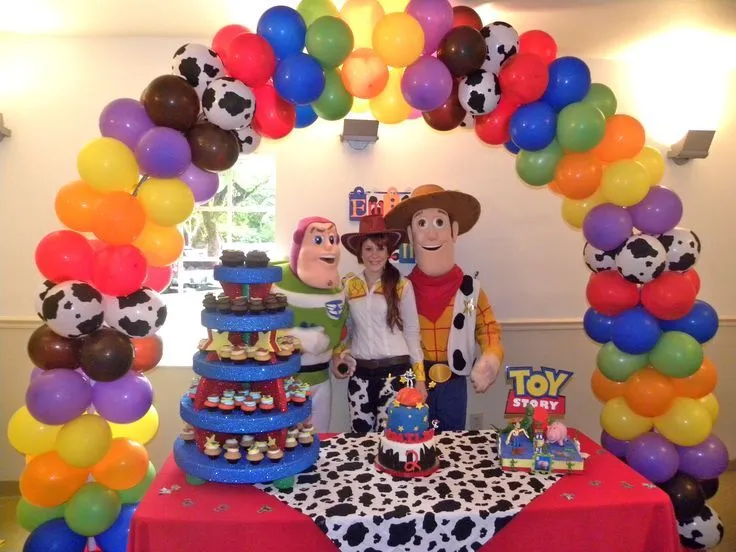 Gavin's 5th Birthday on Pinterest | Toy Story, Toy Story Cupcakes ...