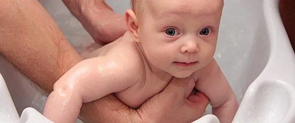 Cómo bañar bebés, niños y niñas. Higiene infantil