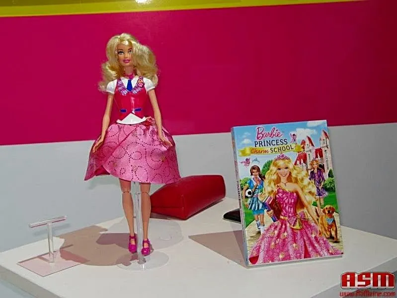 Barbie en la Princesa y la Cantante: febrero 2011