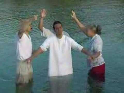 Bautismo en el agua y el Espiritu - YouTube