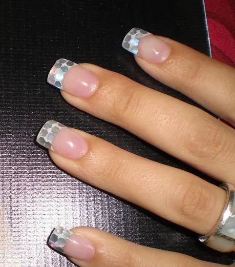 punta blanca con cola de sirena plata $160 | Nail art | Pinterest