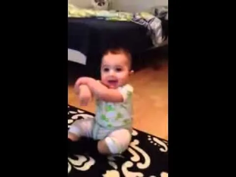 Gif de bebés bailando - Imagui