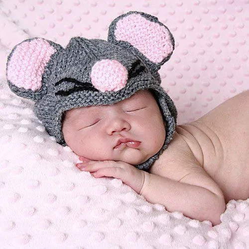 Bebé dormido y disfrazado de ratón - Fotos a bebés dormilones