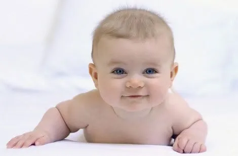 Bebé ojos azules lindo - Imagui