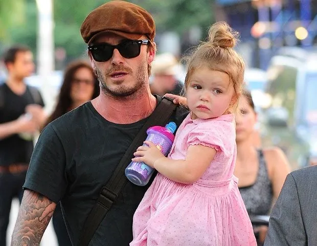 Bebés famosos: la hija de los Beckham será tapa de todas las ...
