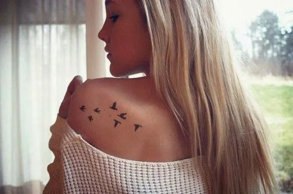 Belagoria: 101 Tatuajes lindos y pequeños que toda chica debería ver