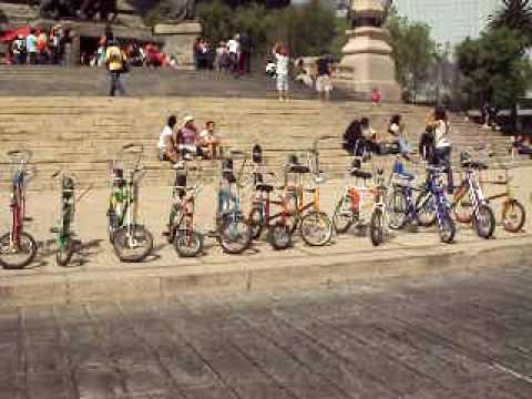 bicicletas vagabundo y chopper en reforma mexico - YouTube