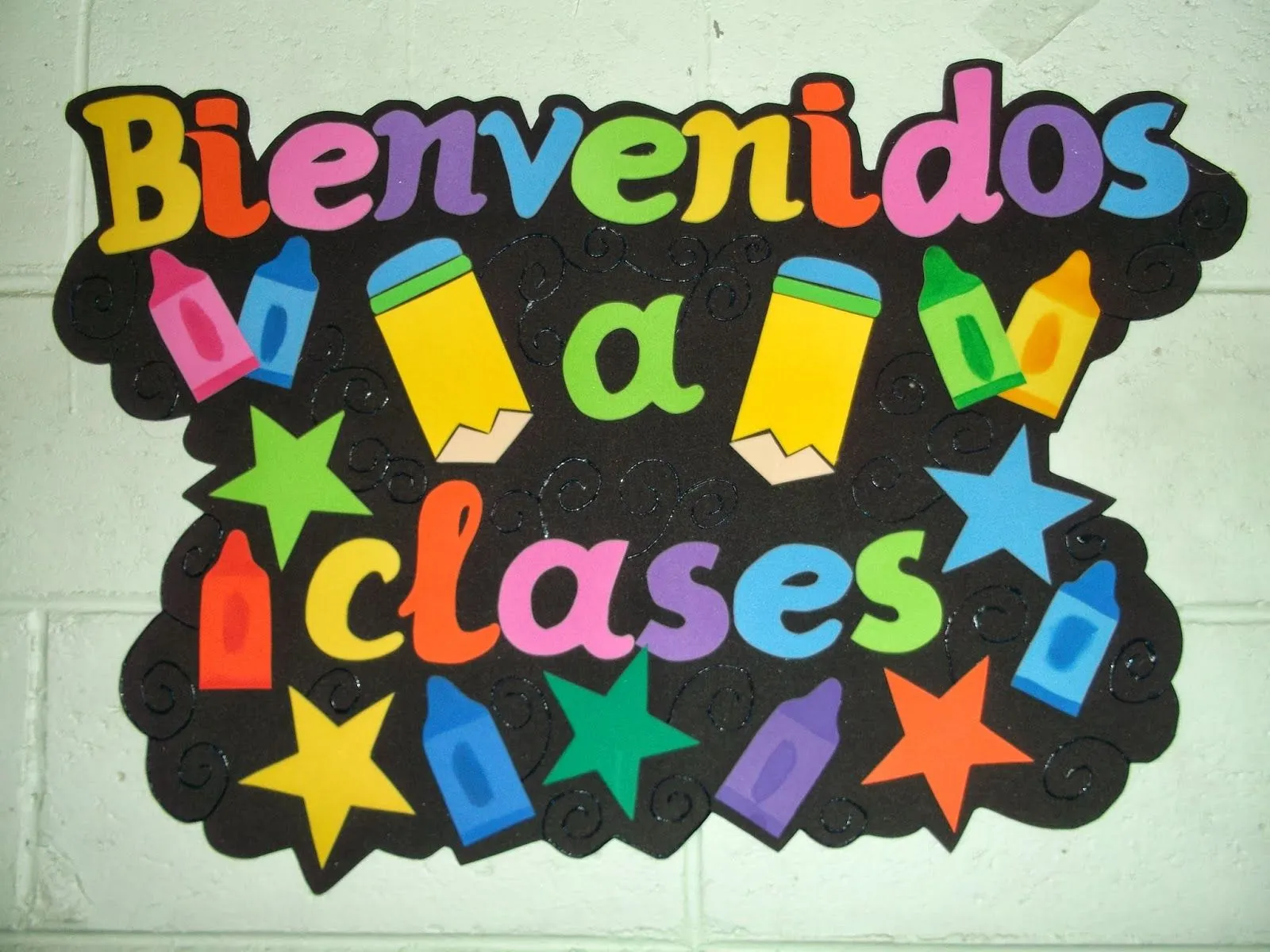 Cartel de bienvenidos a clases hechos en foami - Imagui