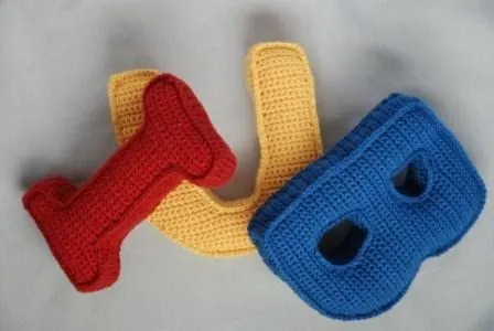 bigunki, amigurumis y ganchillo: Primeras letras a crochet
