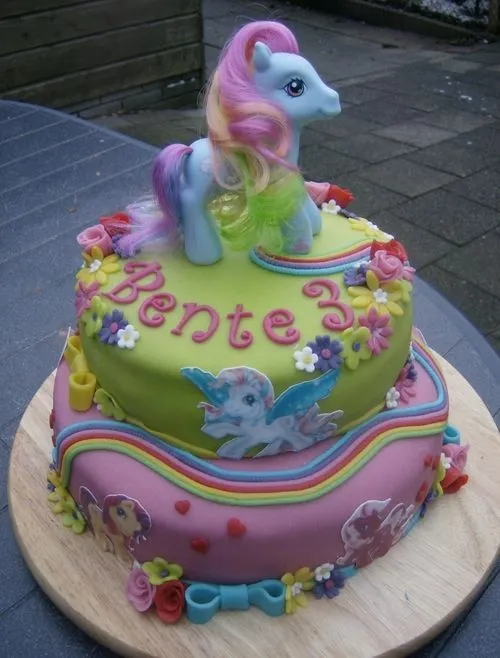 Cake Design - Kids - Care Bears & Little Pony on Pinterest